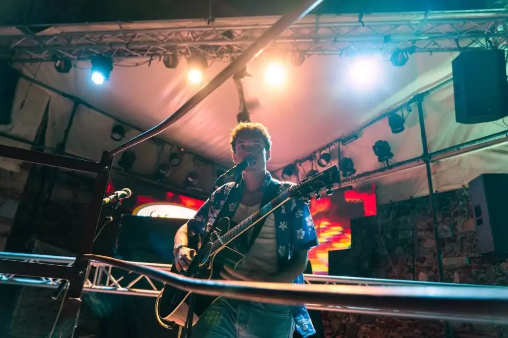 480b276d 59bc 775c 8c7f 98b6721d85e4