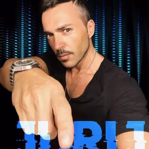 DJ