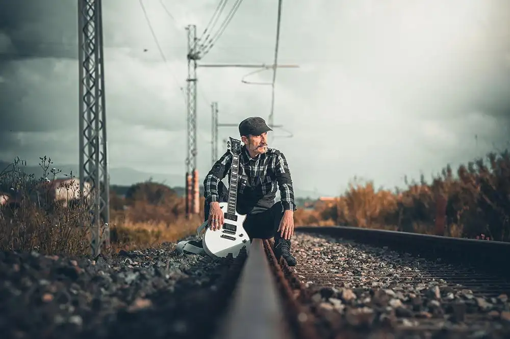 Alessio Santacroce feat. Cayenna, torna con “Cowboy di Plastica”, il nuovo singolo