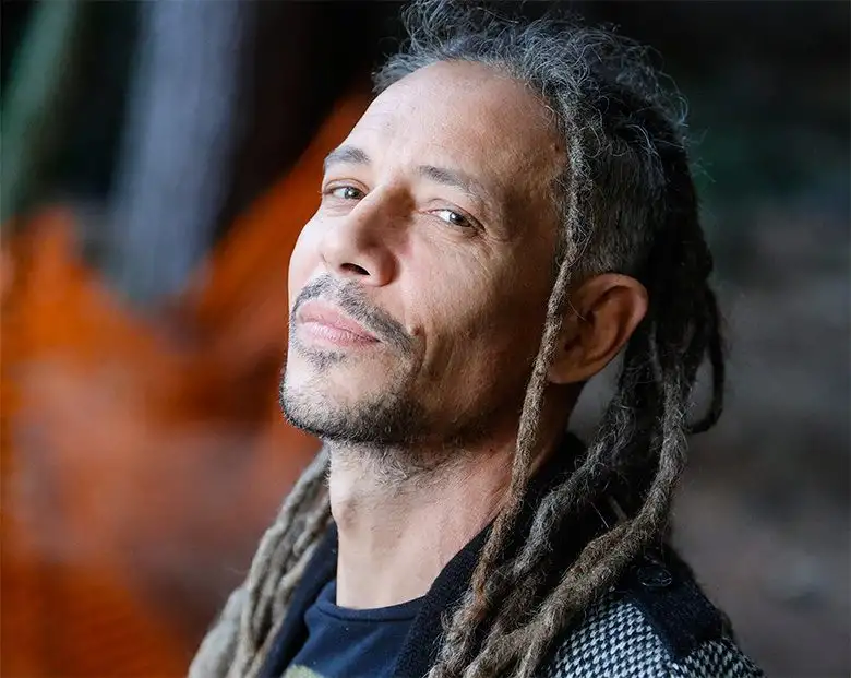 Simone Patrizi: fuori il video di “Non aver paura mai mai”, tra coraggio e verità